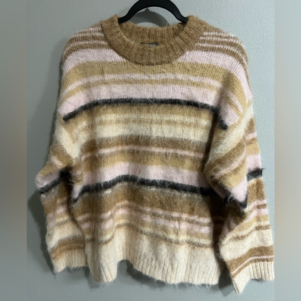 Wild Fable Striped Fuzzy Crew Neck Sweater Womens Small Tan Pink NWT 331034543